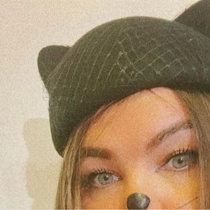 Meet your Posher, Lizzie